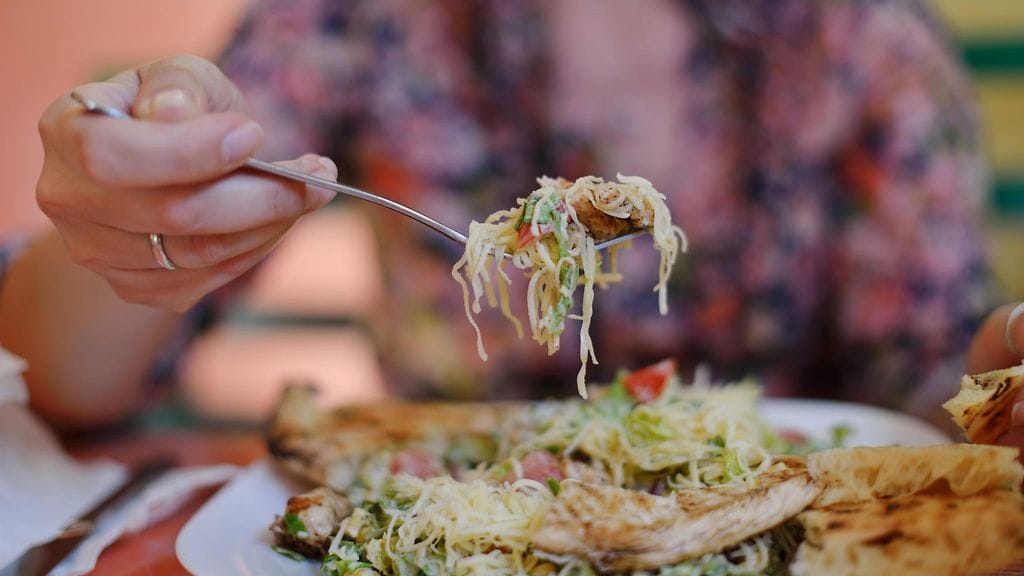 Tutkimuksessa terveellisesti ruokailevista puolet tuli raskaaksi, epäterveellisemmin ruokailevista vajaa kolmannes. Kuvituskuva.