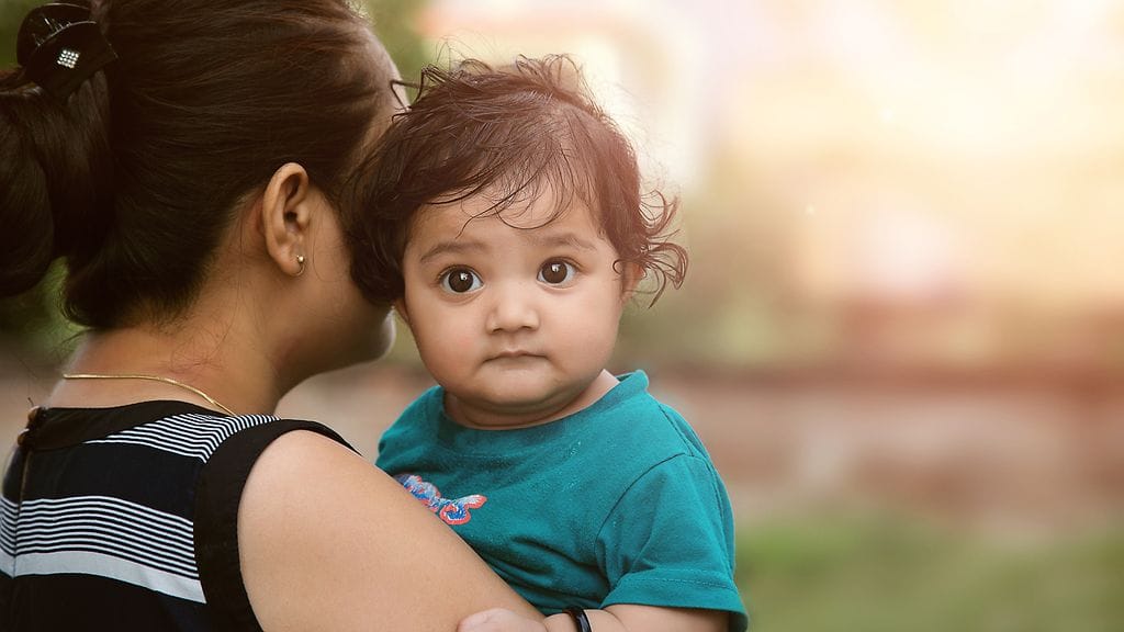 Äiti halusi synnyttää kuolleen poikansa uudelleen. Kuvituskuva, kuvan henkilöt eivät liity tapaukseen.