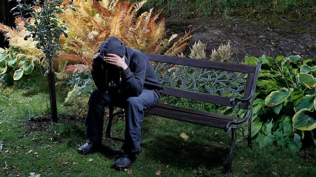 Itsetuhoisten yhteydenottojen määrä nousi viime vuonna sekä kriisipuhelimessa että kriisichatissa.