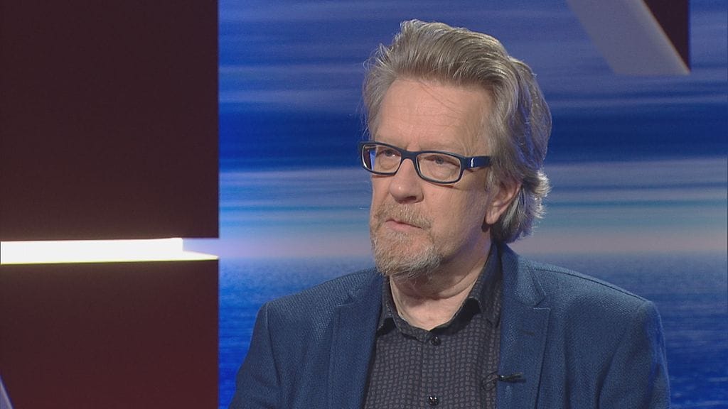 Professori Kari Enqvist vieraili Peter Nymanin keskusteluohjelmassa.