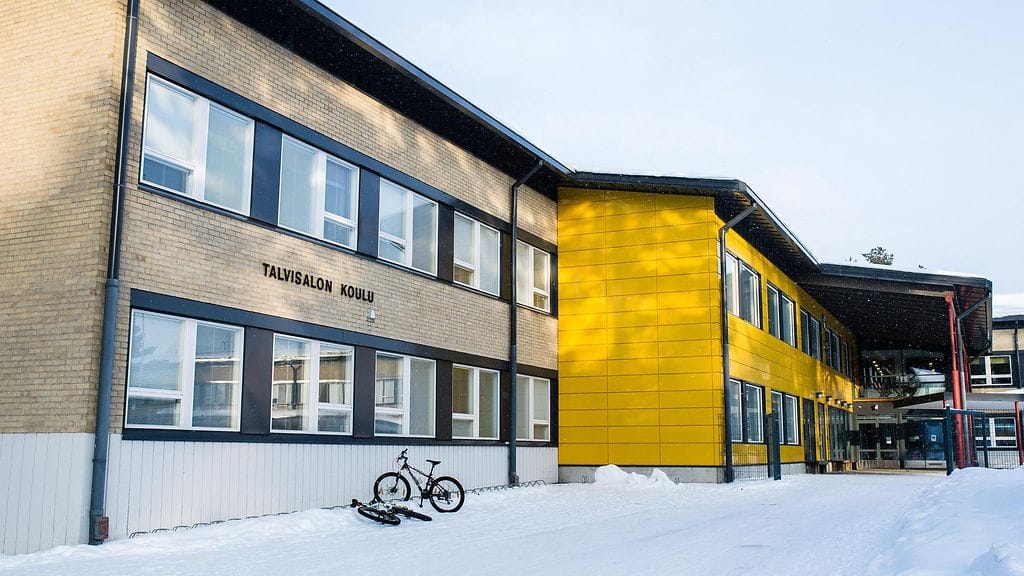 Talvisalon yhtenäiskoulu Savonlinnassa 19. helmikuuta 2018. Tähän aamuun mennessä Opetushallitukseen oli saapunut vain Kaustisen hakemus. Lisäksi ainakin Savonlinna on jättämässä hakemuksen.