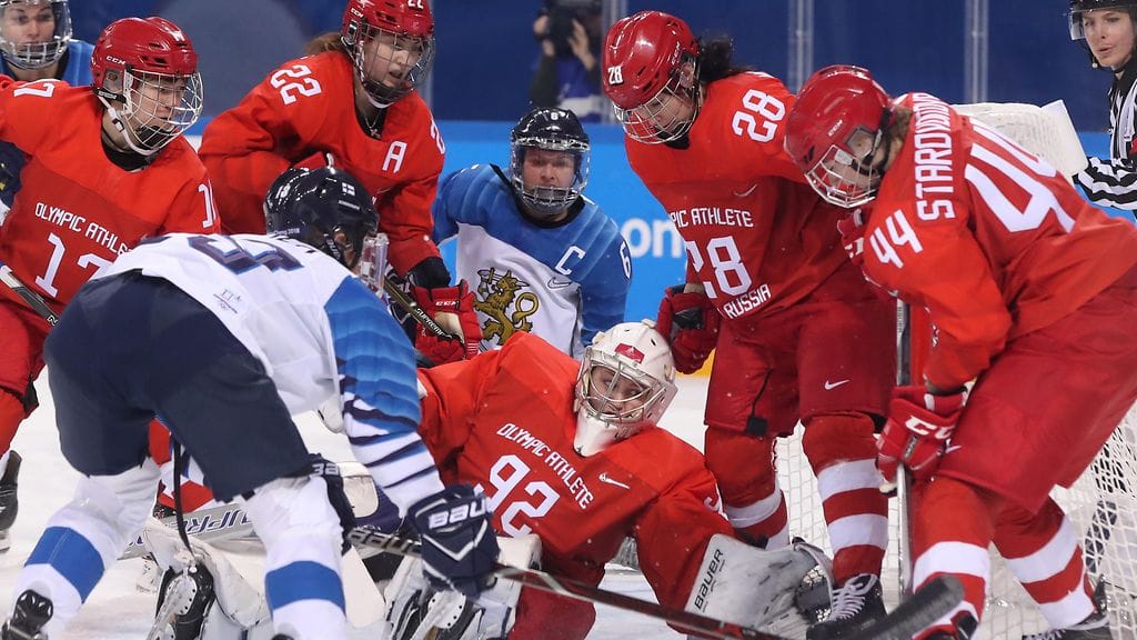 Venäjän olympiaurheilijoiden maalilla riitti trafiikkia alkusarjan ottelussa Naisleijonia vastaan.