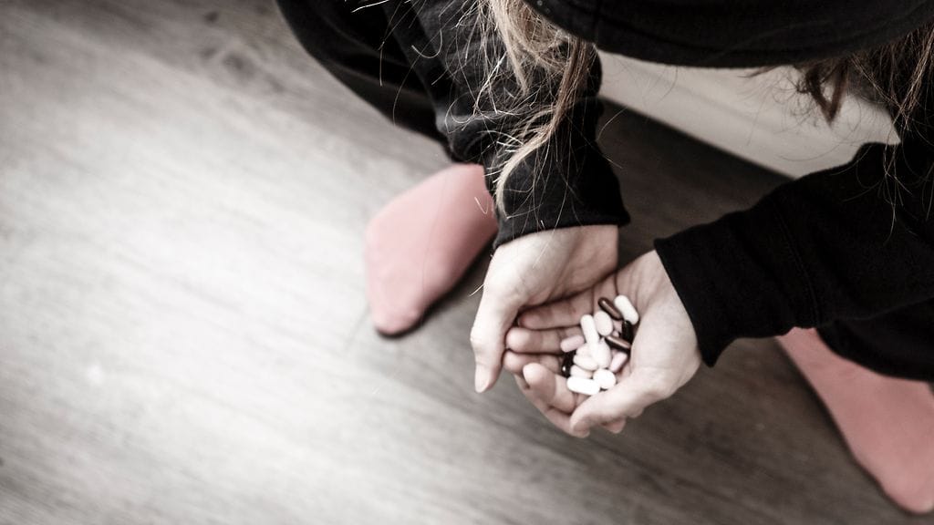 Kaarlo Simojoen mukaan lääkeriippuvaisten määrä vaikuttaa kasvavan, mutta lääkkeiden ongelmakäytöstä ei ole tarjolla kunnollista tietoa.