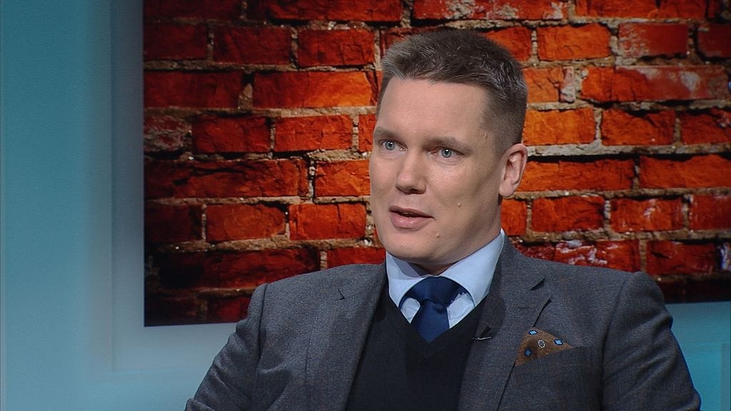 Komisario Henri Rikander tutkii poliisiammattikorkeakoulussa poliisiin kohdistunutta väkivaltaa.