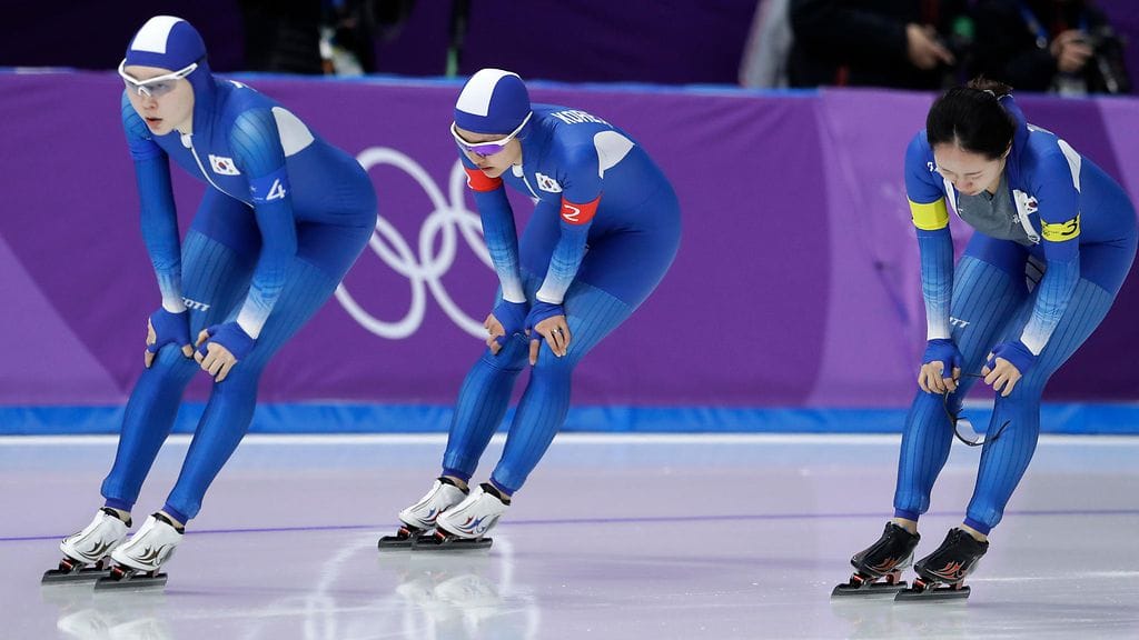 Noh Seon-yeong, Kim Bo-reum ja Park Ji Woo lyötyinä keskiviikon sijoituskisan jälkeen.