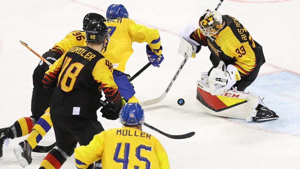 Saksa yllätti Ruotsin olympiakiekossa.