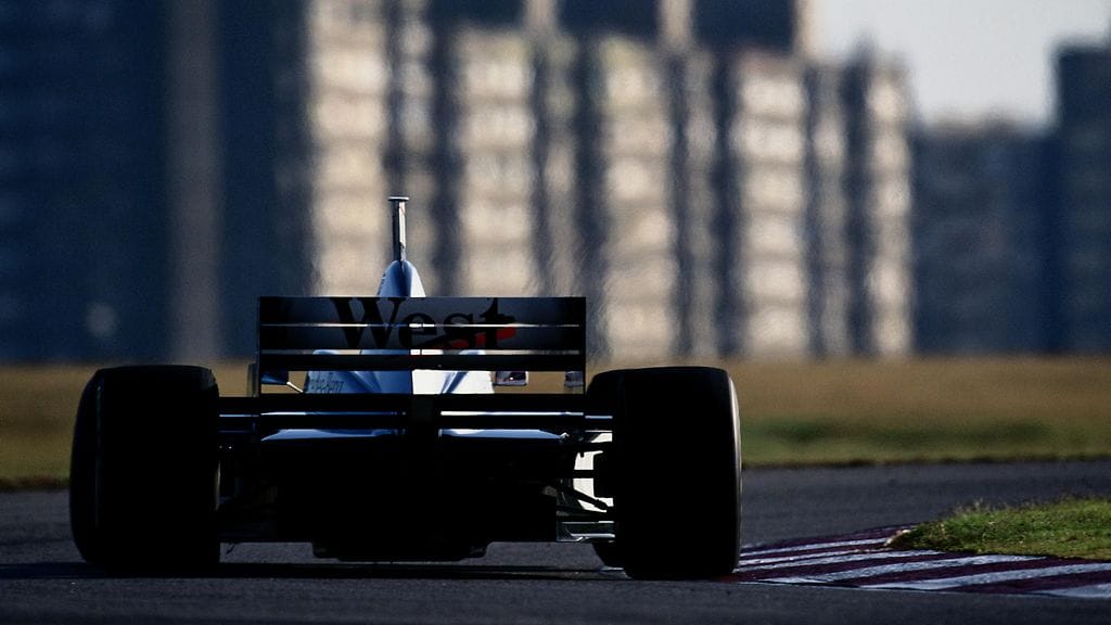 Mika Häkkinen Argentiinan GP:n maisemissa vuonna 1997.