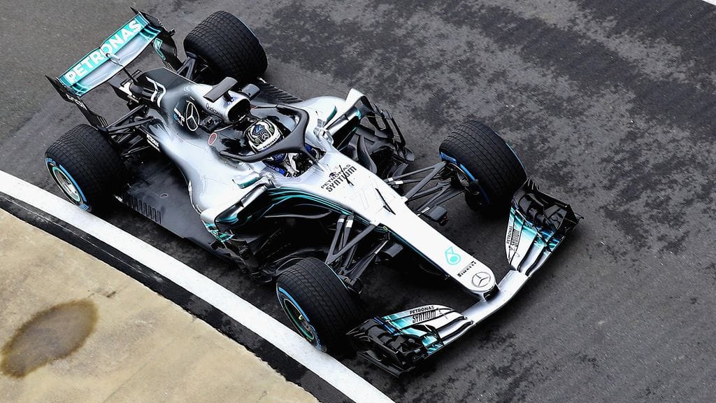 Valtteri Bottas esitteli uutta Mercedeksen W09-autoa viime viikolla Silverstonen radalla. Talvitestit käynnistyvät maanantaina Katalonian radalla.