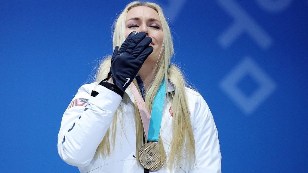 Lindsey Vonn herkistyi saadessaan olympiamitalin keskiviikkona.