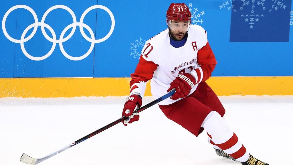 Ilja Kovaltshuk jäällä olympiavälierässä.