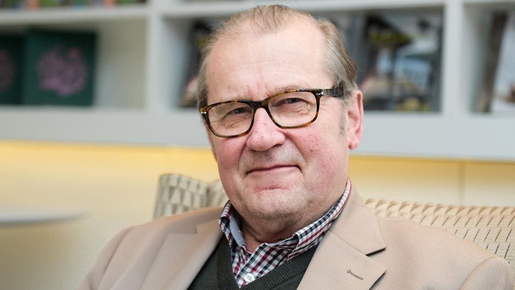 Kirjailija Panu Rajala vuonna 2015 kuvattuna.