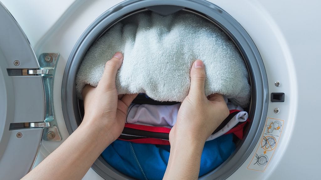 Pesetkö pyykit kylmässä vai lämpimässä vedessä?