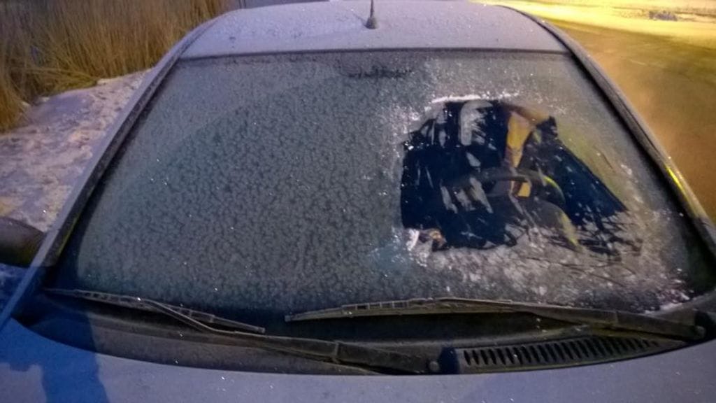 Poliisi pysäytti tänään aamulla poikkeuksellisen jäisen Fiat Punton.