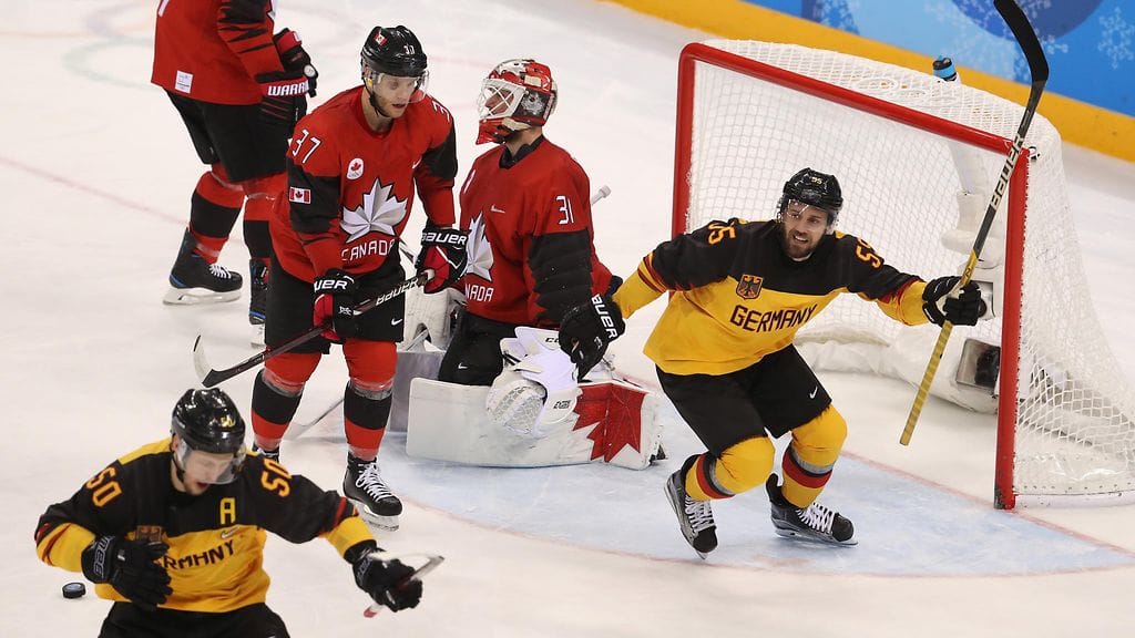 Felix Schutz juhlii Patrick Hagerin maalia.