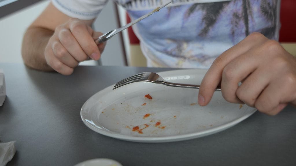 FODMAP-ruokavaliosta on vaikea saada oikeaoppista ja hyödyllistä netin sekavassa vinkkiviidakossa. Oikein toteutettunakin riskinä voi olla suolistobakteerien muutos huonompaan. Ruokavaliota pitää uskaltaa höllätä ajan ja lieventyvien oireiden myötä.