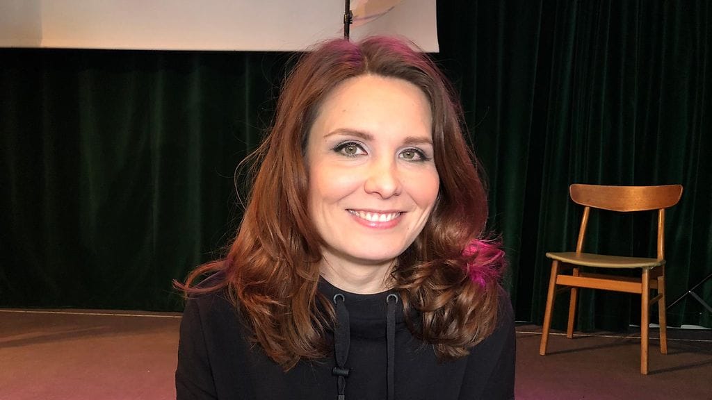 Pirjo Heikkilä kertoi ilouutisen Kingin lehdistötilaisuudessa.