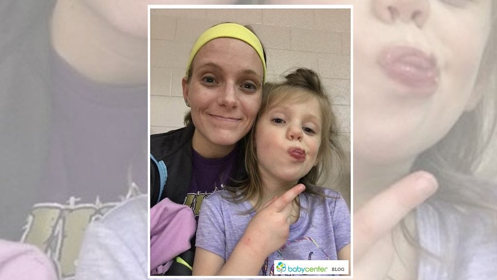 Michelle Stein saa salaisella niksillä leikki-ikäisen lapsensa huomion aina, kun haluaa. Kuvan lähde blogs.babycenter.com