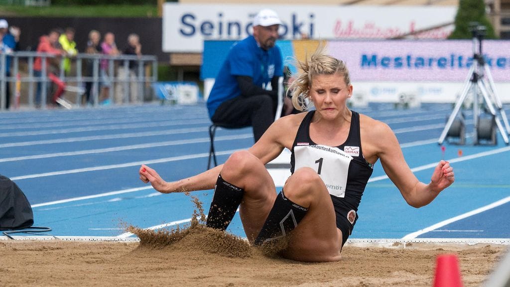 Uutta valmentajaa etsivän Kristiina Mäkelän ennätys 14,24 on vuodelta 2016. Tällä hallikaudella hän on loikkinut 13,86.