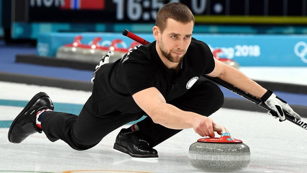 Aleksandr Krushelnitski Pyeongchangin talviolympialaisten paricurlingissa.