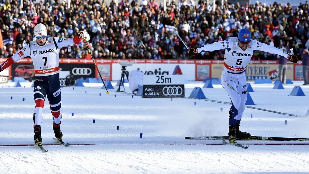 Ristomatti Hakola (oik.) puristi välieriin loppukurotuksellaan.