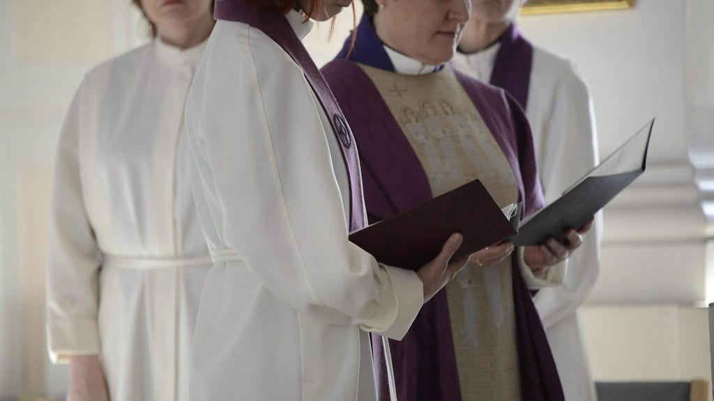 Tällä haavaa virassa toimivista papeista naisia on hieman alle puolet.