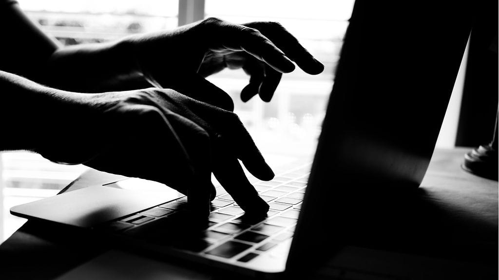 Tuomion mukaan mies julkaisi yli 50 halventavaa ja valheellista viestiä vuosina 2011–2015.