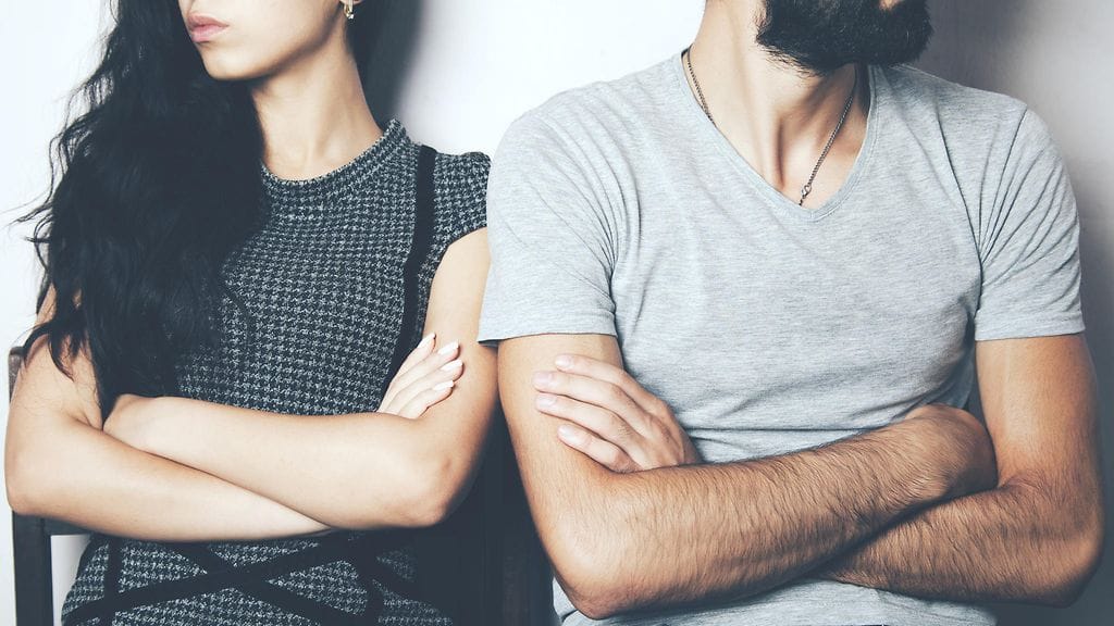 pariskunta mököttää