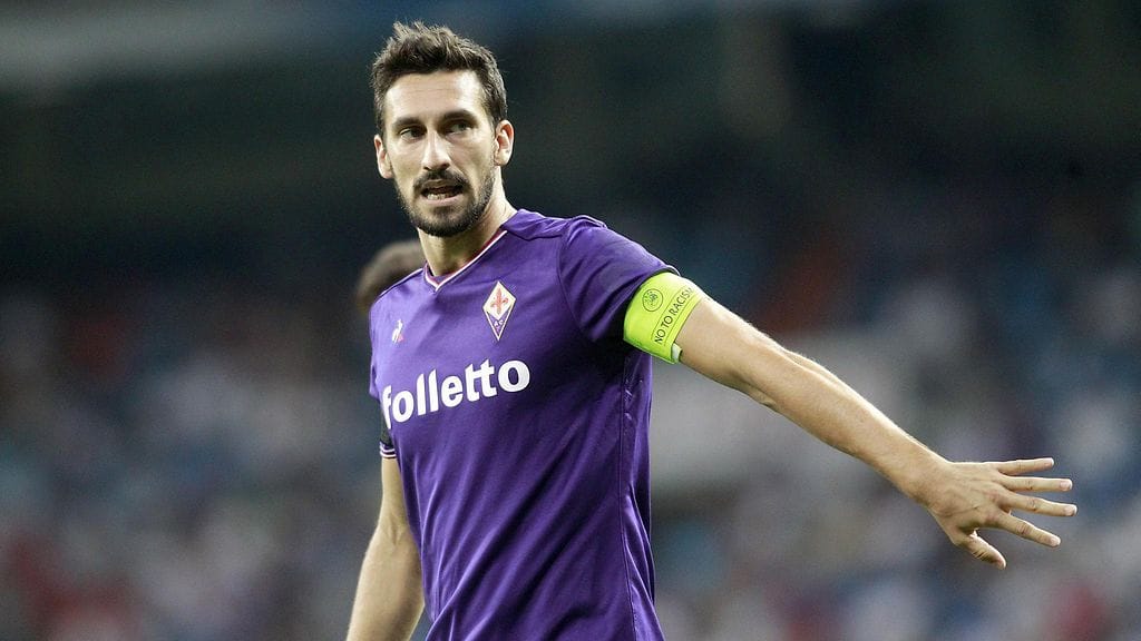 Italian maajoukkuepelaaja Davide Astori toimi Fiorentinan kapteenina.