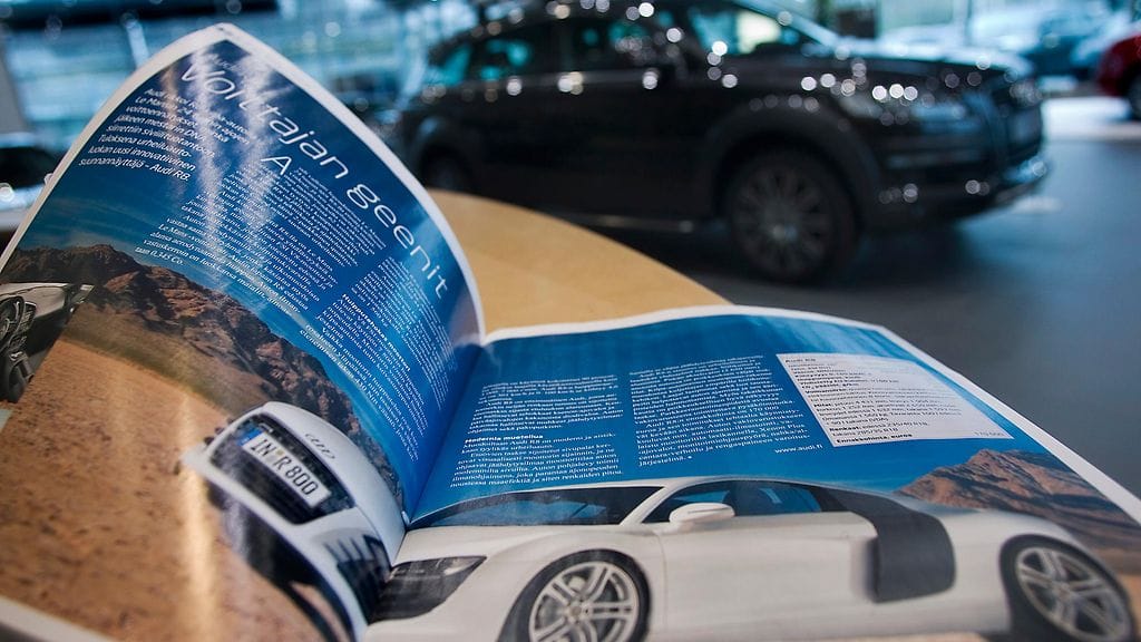 Valtaosa suomalaisista lottovoittajista ostaa uuden auton, mutta superautot jäävät edelleen haaveisiin.