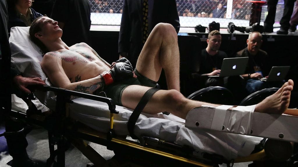 Sean O'Malley loukkaantui sunnuntain ottelussa potkun seurauksena