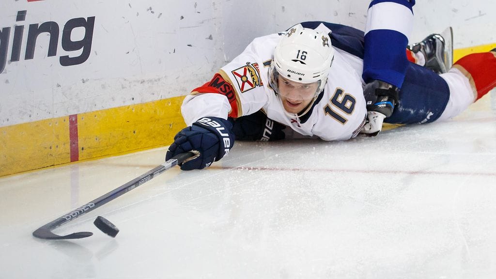 Aleksander Barkov mättää pisteitä.