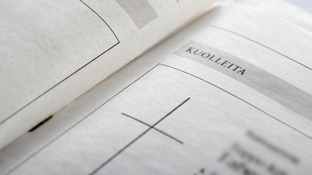 Mies uhkasi siskoaan sisarusten isän hautajaisissa. Kuvituskuva.