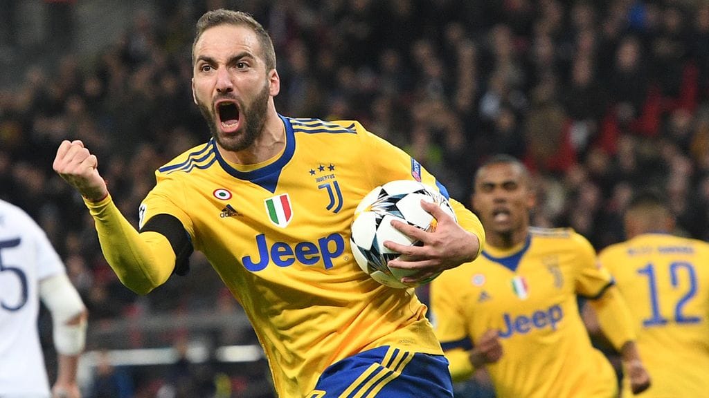 Gonzalo Higuain maalasi keskiviikkona Juventuksen ensimmäisen ja syötti toisen osuman.