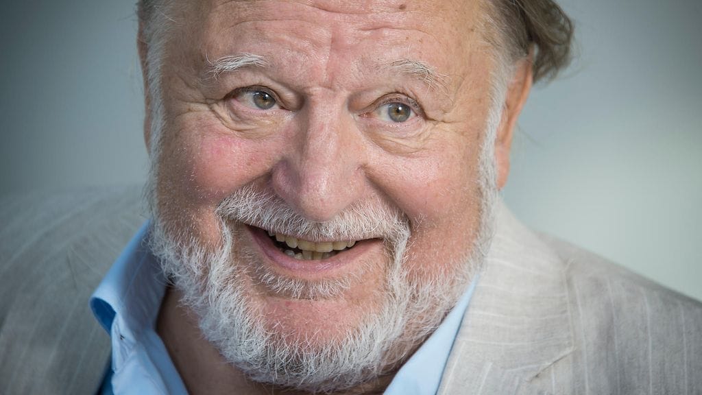 Esko Salminen kehotti Sonja-tytärtään menemään magneettikuviin, kun syytä päänsäryille ei löytynyt.