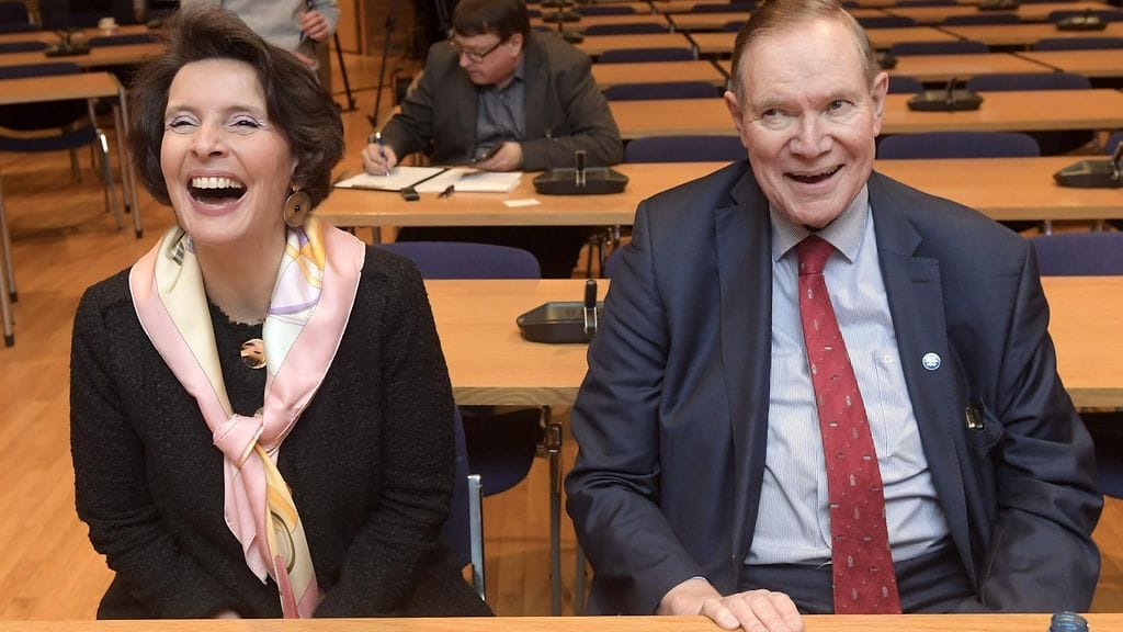 Lehtikuva Anne Berner Paavo Lipponen Jäämeren rata selvitys julkistus 9.3.2018