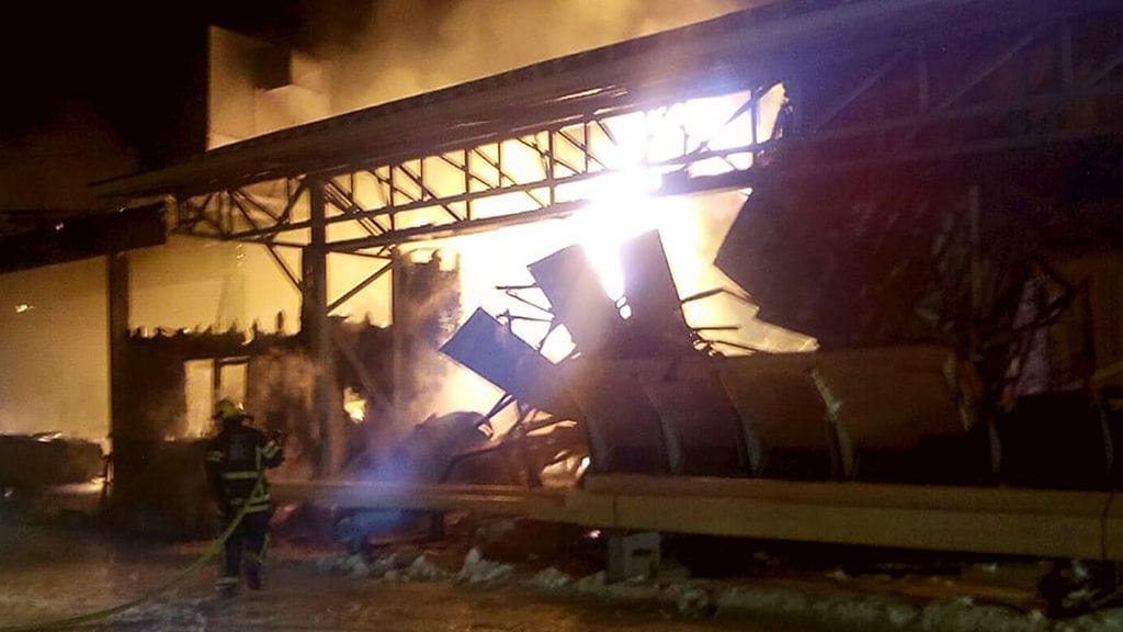 Tulipalo aiheutti suuret taloudelliset vahingot.