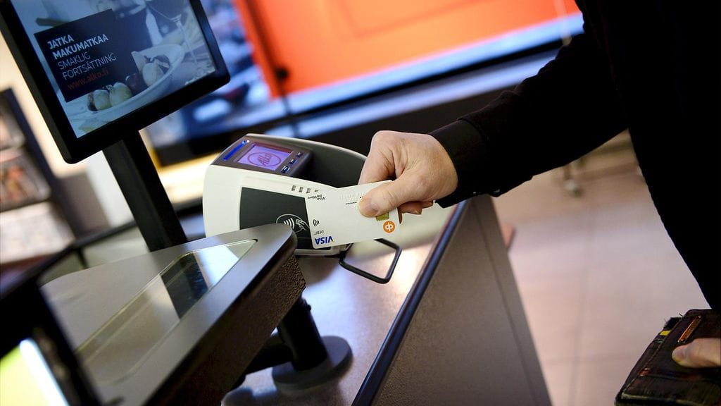 Nopeasti suosiota kasvattanut lähimaksaminen voi pian onnistua entistä suuremmilla summilla.