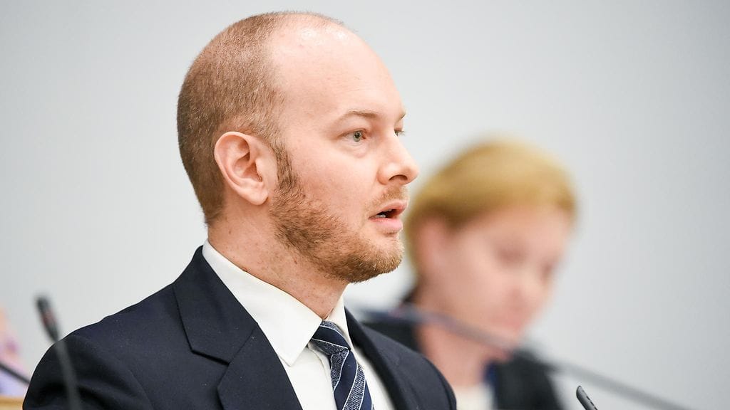 Sinisten puheenjohtaja Sampo Terho ehdotti tällä viikolla Matti Nykäselle valtiollisia hautajaisia.