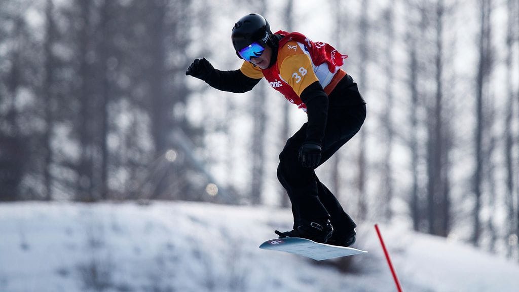 Matti Suur-Hamari juhli paralympiakultaa.