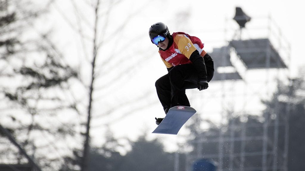 Matti Suur-Hamari voitti lumilautakrossin paralympiakultaa Pyoengchangissa.