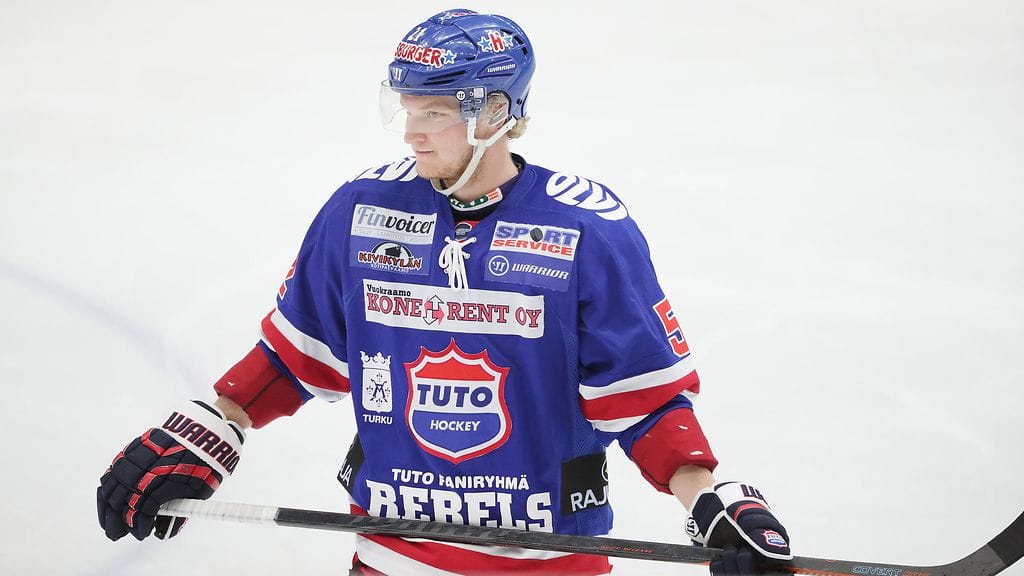 TUTOn Aki Juusela ajettiin ulos keihästämisestä. Arkistokuva.