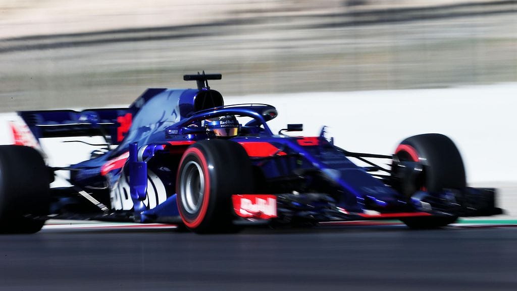 Brendon Hartley Toro Rosson puikoissa Barcelonan testeissä.