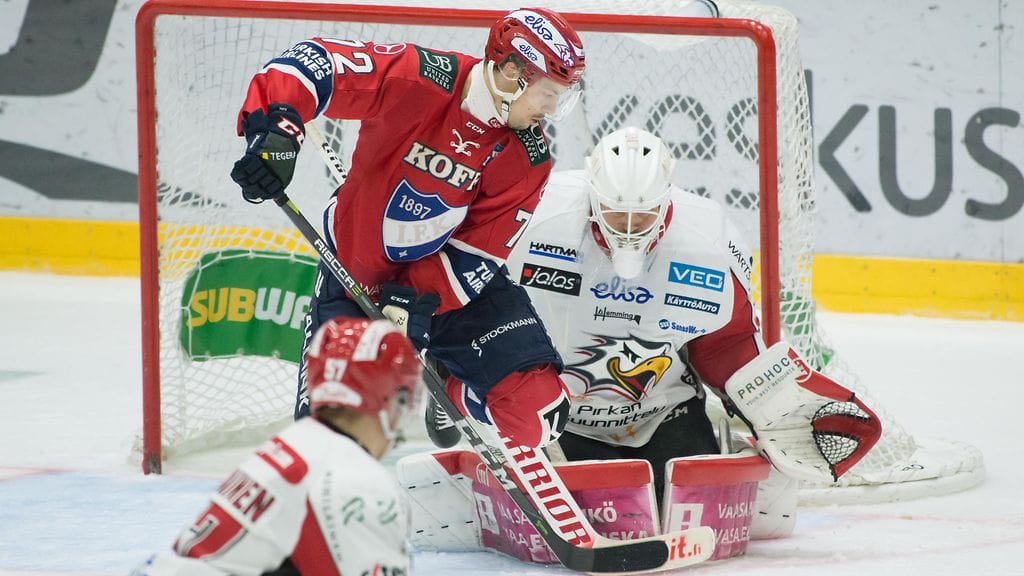 Jääkiekon SM-liigaa pelataan nykyään 15 joukkueella, mutta sarjassa on painetta vähentää joukkuemäärää.