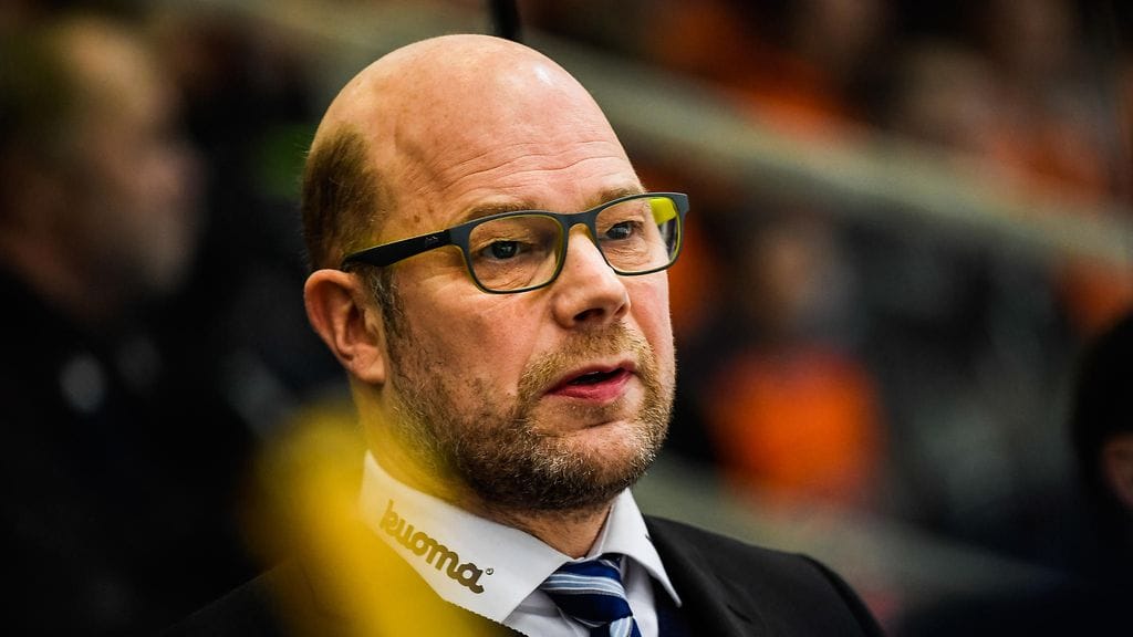 Risto Dufva järkyttyi, kun hänen pelaajansa Jaakko Turtiainen pahoinpideltiin Puolassa ennen ottelua.