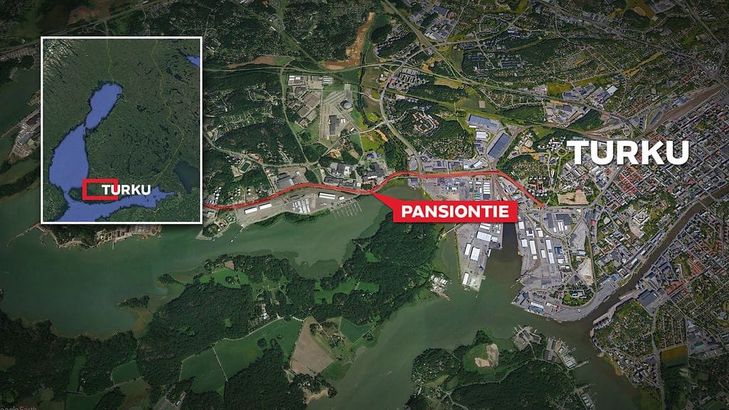 Kuolleet koirat löydettiin Pansionitiellä sijaitsevan huoltoaseman pihalta.