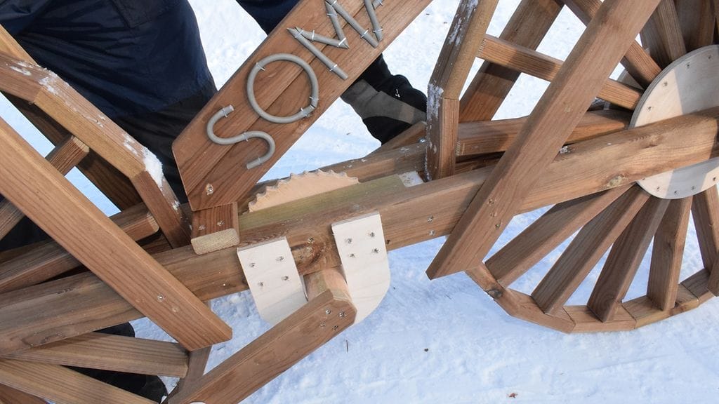 Kuvituskuvassa kontiolahtelaisen kunnallispoliitikon Pertti Haukan värkkäämä puinen sotepyörä.