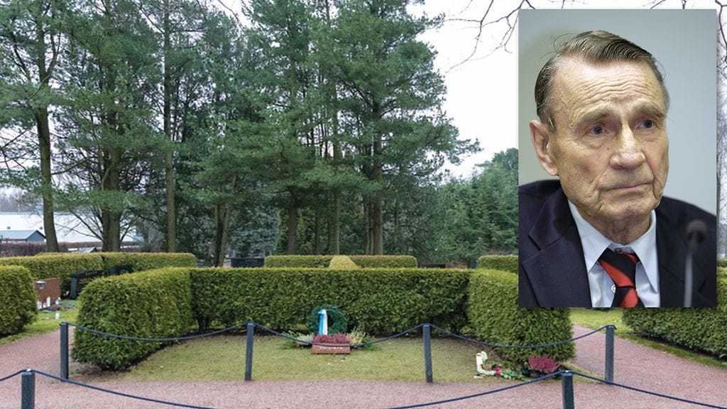 Mauno Koiviston hautapaikka sijaitsee Helsingin Hietaniemessä.