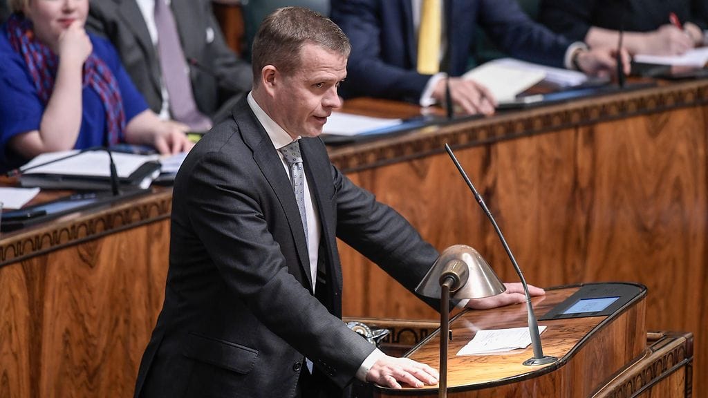 Valtiovarainministeri Petteri Orpo (kok.) toivoi rakentavaa keskustelua ja haukkui sen jälkeen opposition vaihtoehtobudjetit.