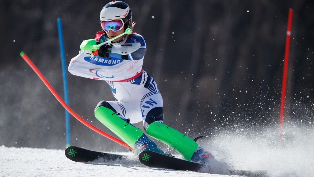 Santeri Kiiveri Pyeongchangin paralympialaisten pujottelussa.