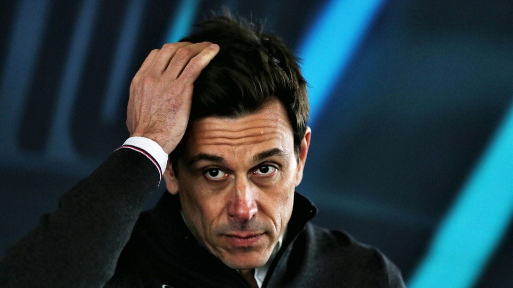 Toto Wolff muistuttaa kysymysmerkeistä ennen alkavaa F1-kautta.